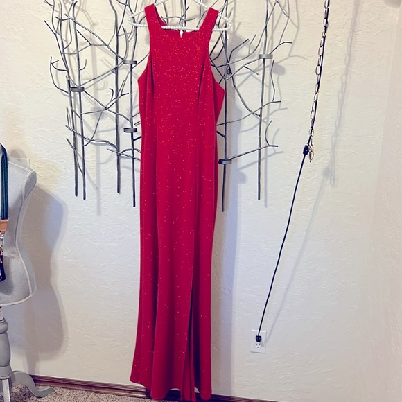 XtraOrdinary red shimmer long prom evening or banquet gown. Sz. 13. Worn once - Picture 2 of 9